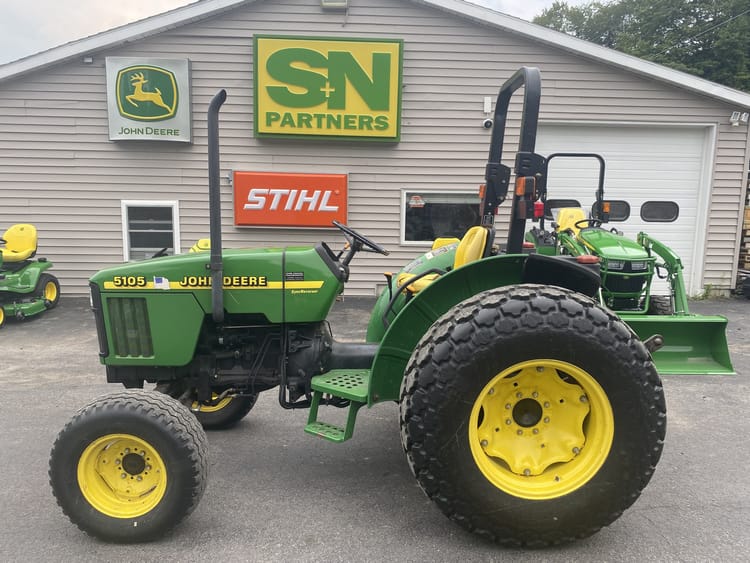 2002 John Deere 5105 Image
