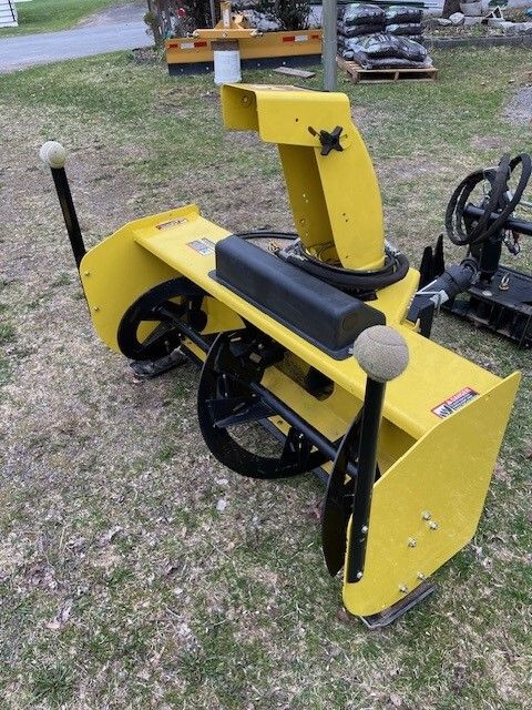 2020 John Deere 47 Image