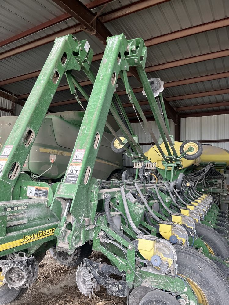 2005 John Deere 1770NT CCS Image