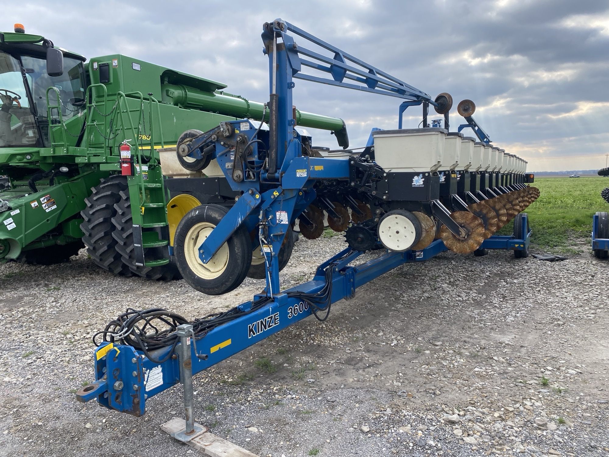 2006 Kinze 3600 Image