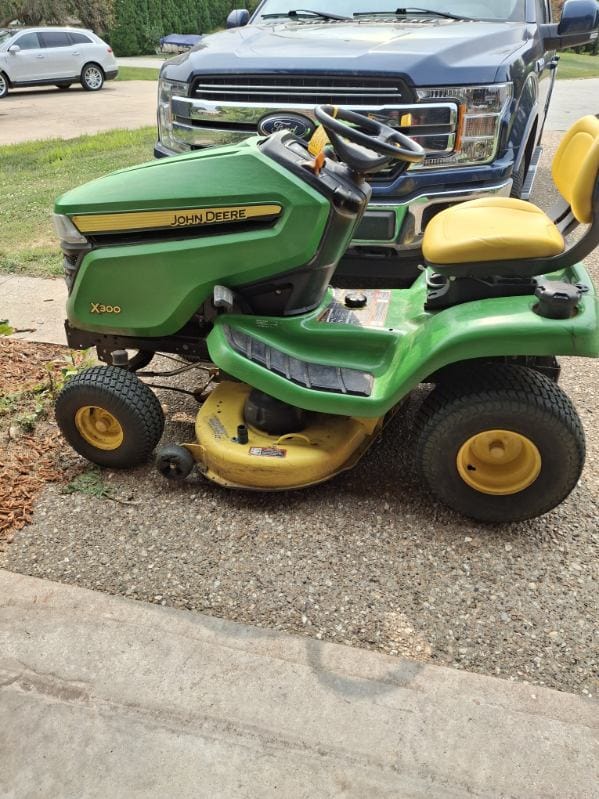 2014 John Deere X300 Image