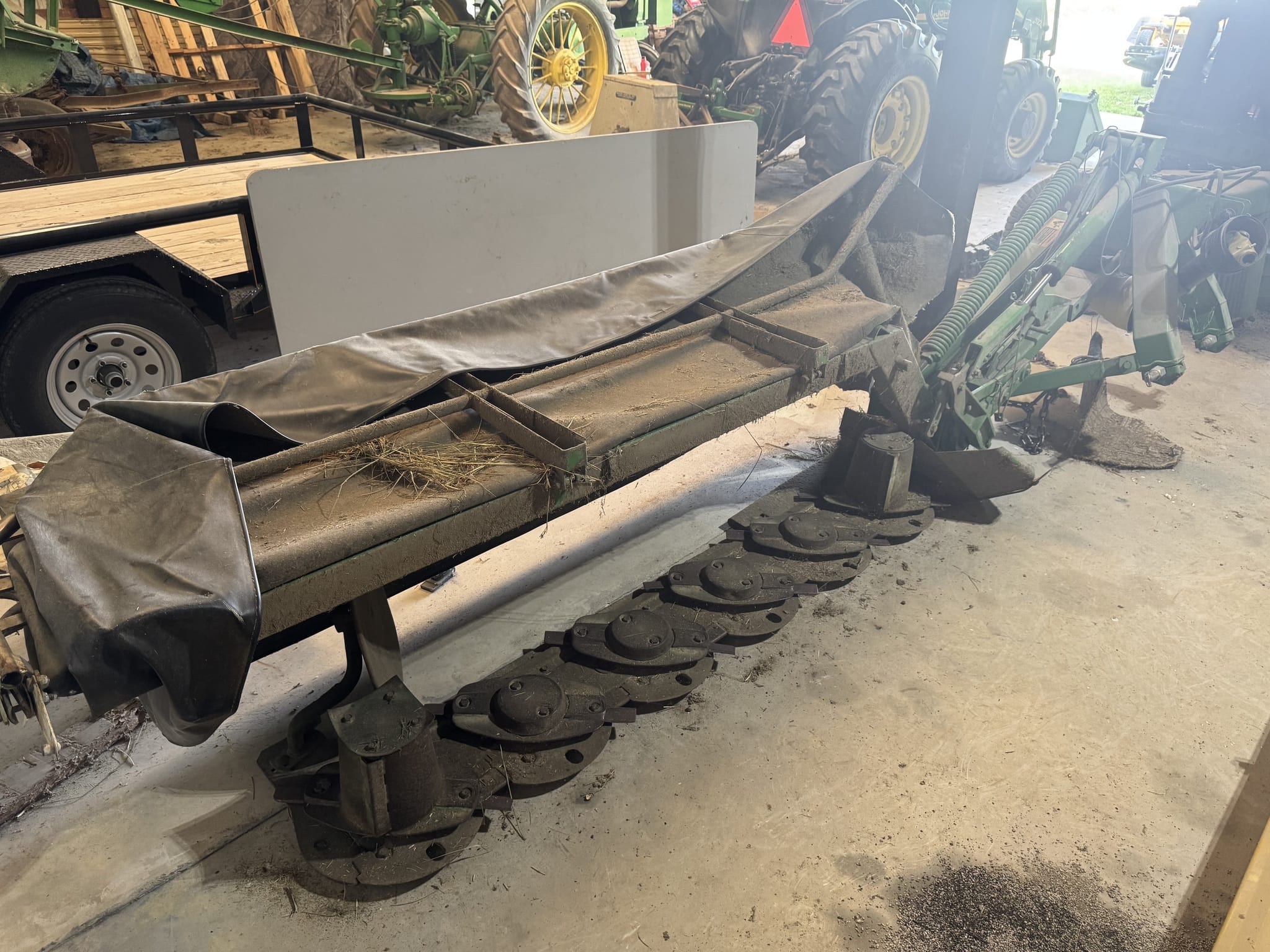 2002 John Deere 265 Image