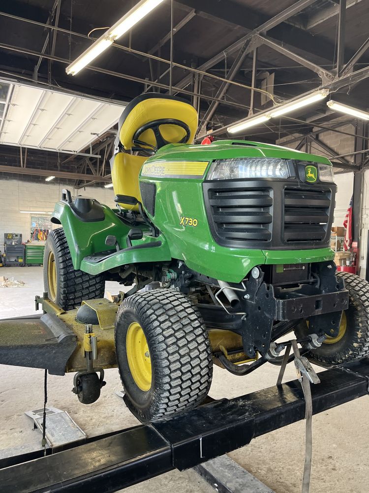 2017 John Deere X730 Image