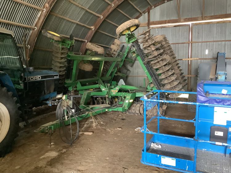 2003 John Deere 637 Image
