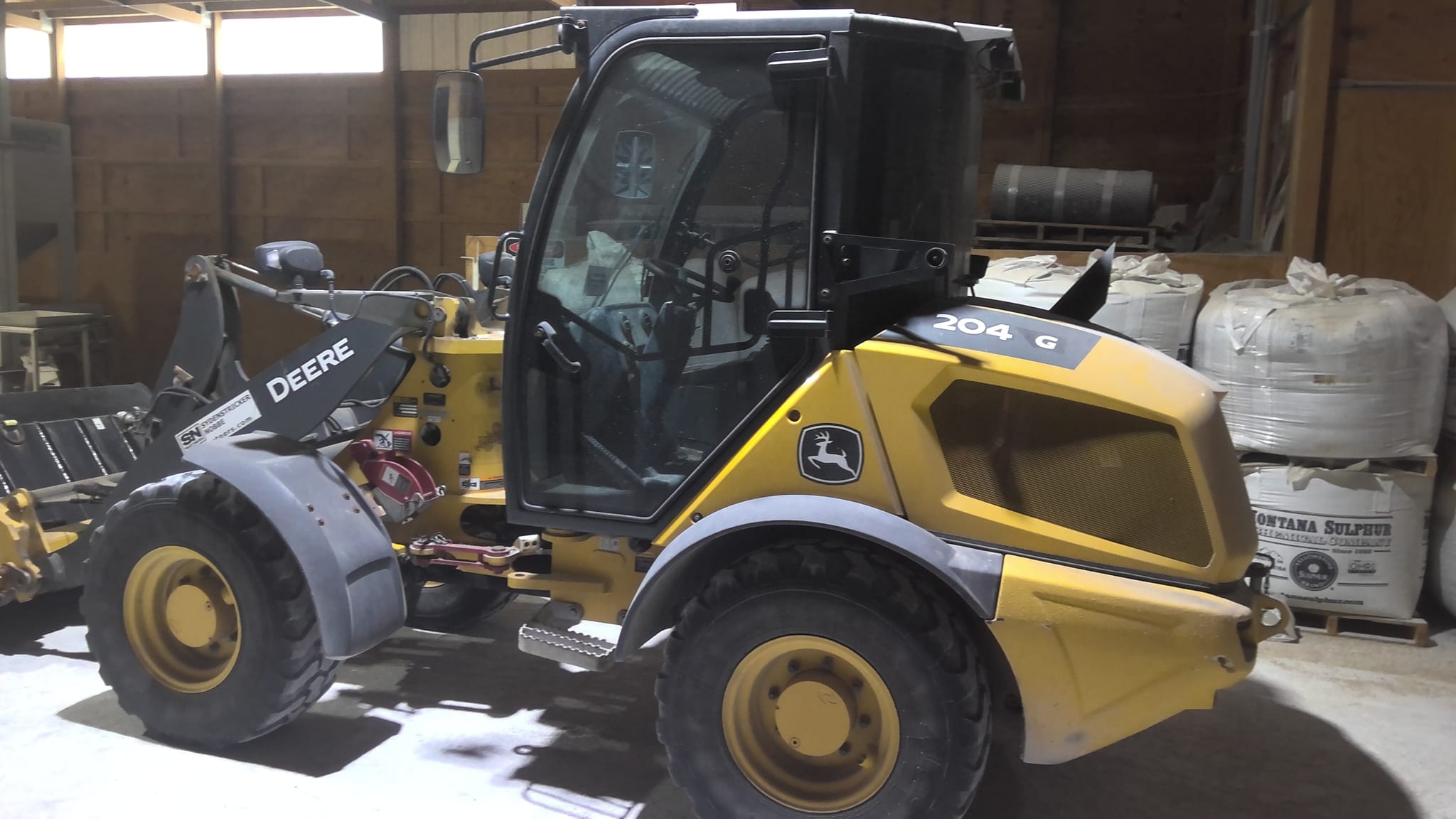 2023 John Deere 204 G Image