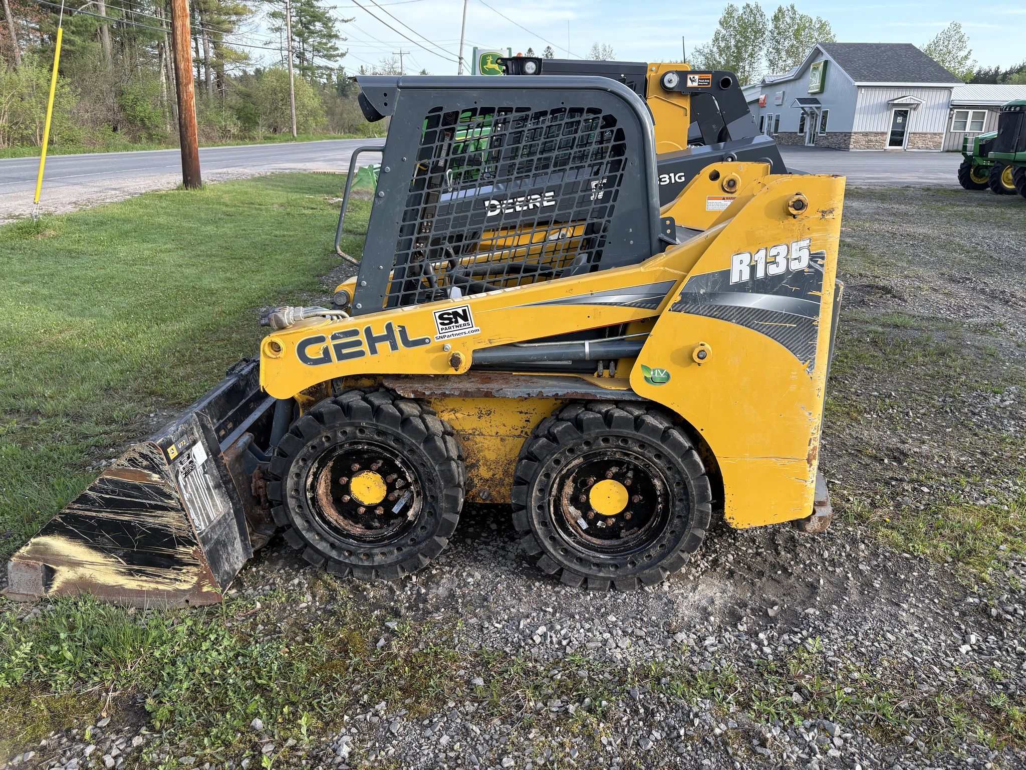 2015 Gehl R135 Image