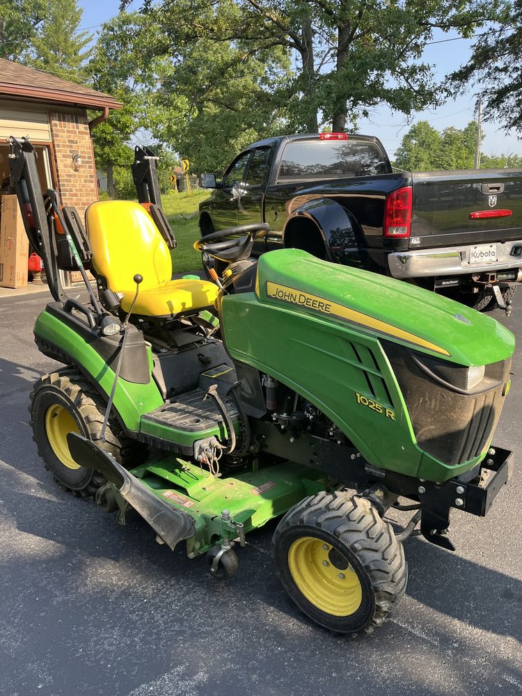 2014 John Deere 1025R Image