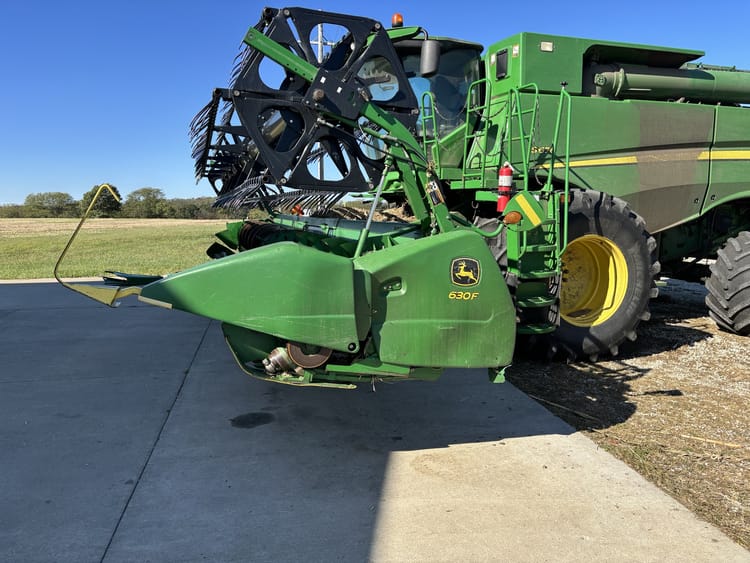 2008 John Deere 630F Image
