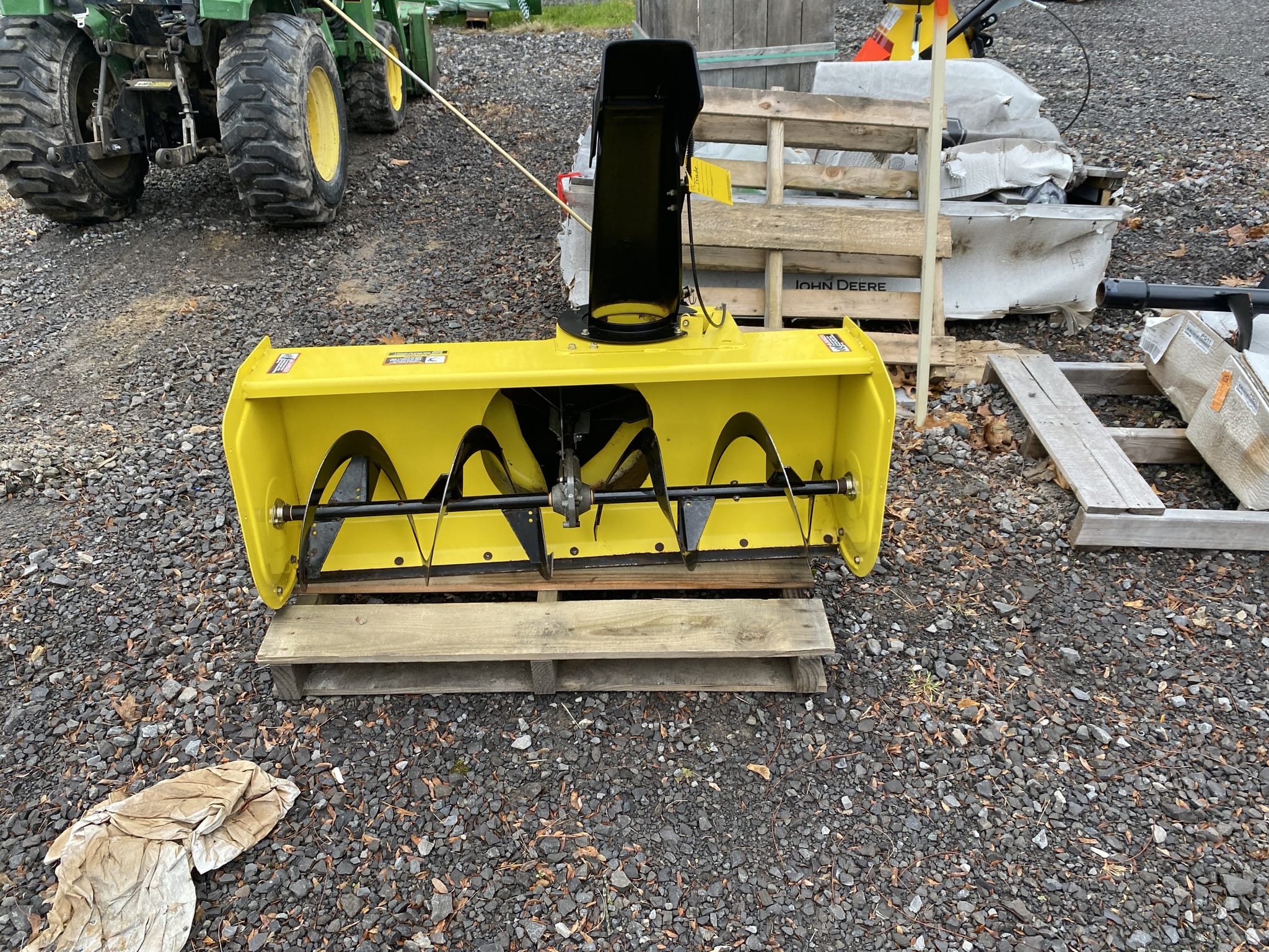 2009 John Deere 44 Image