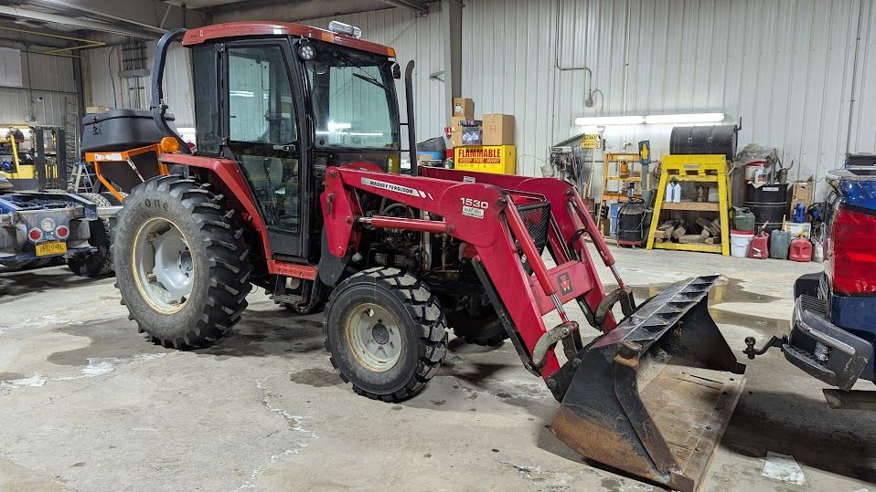 2004 Massey Ferguson mf1455v Image