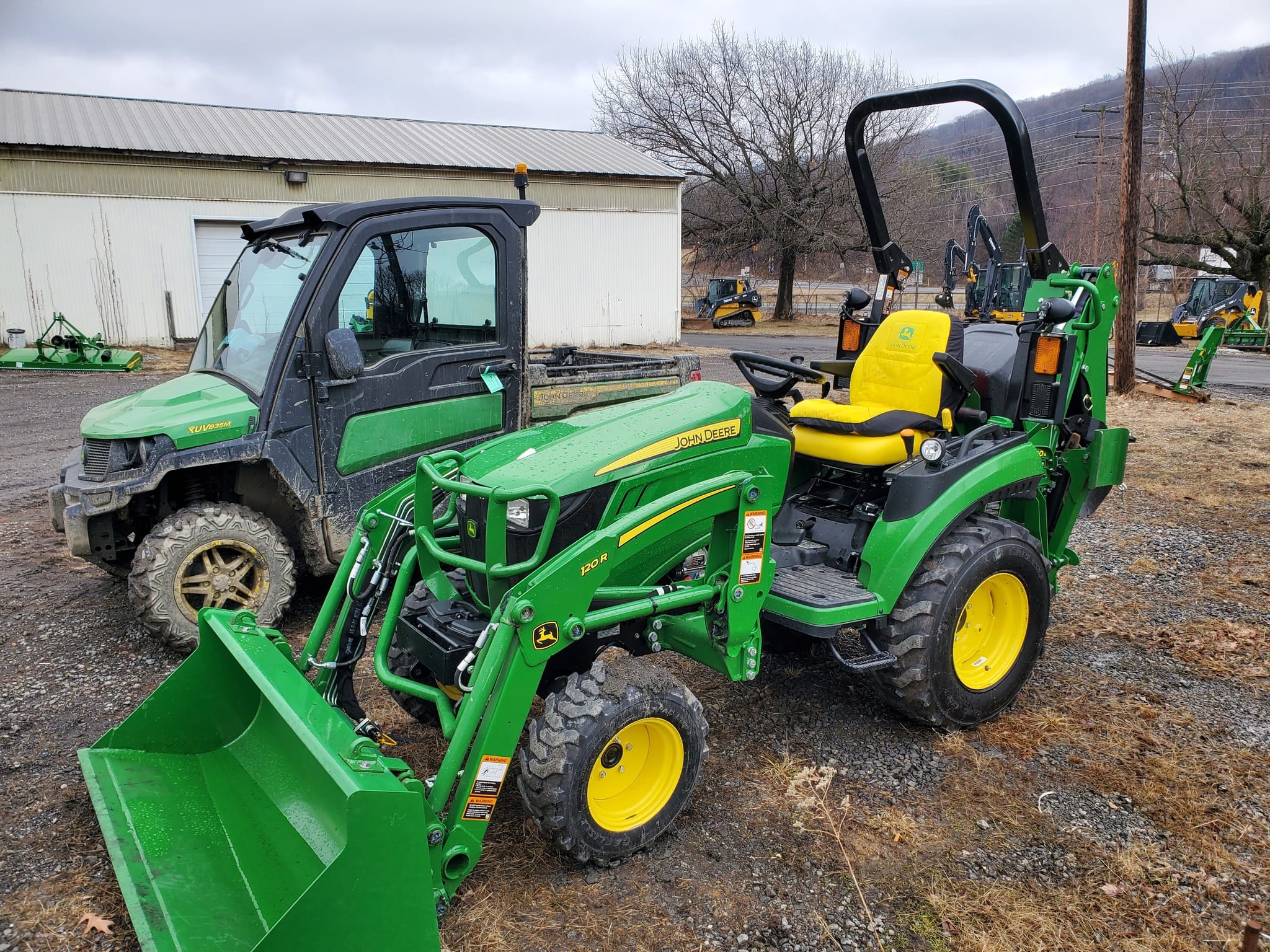2019 John Deere 2025R Image
