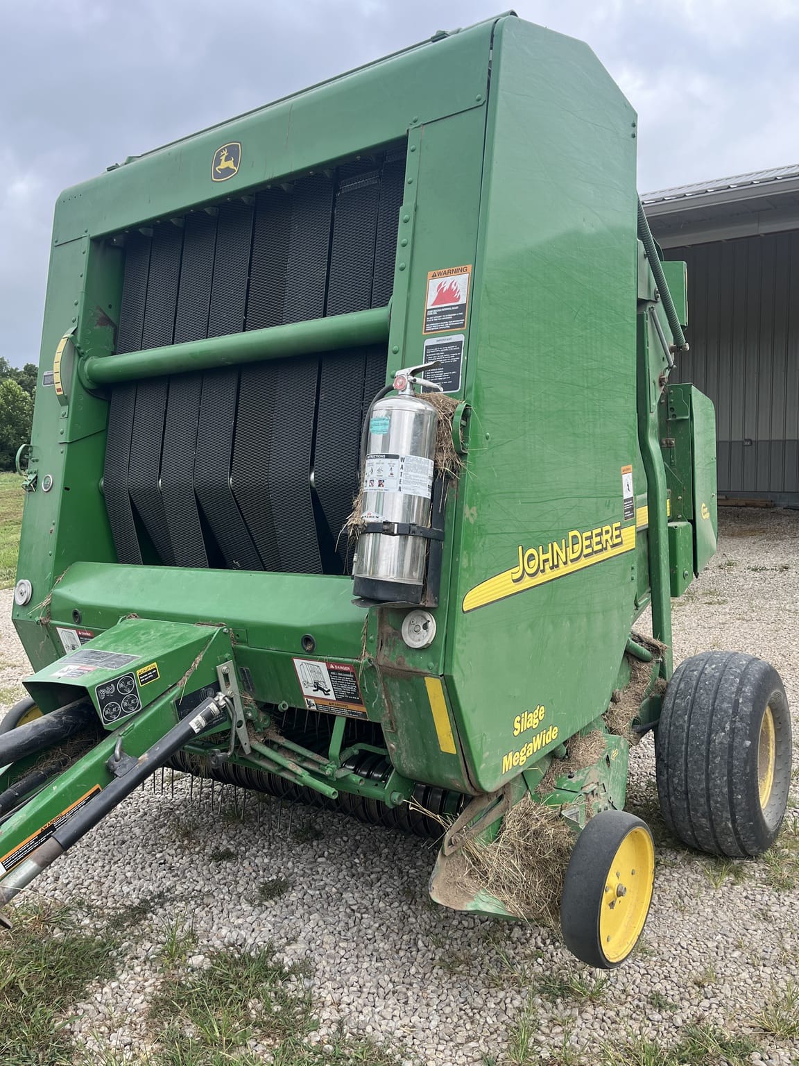2002 John Deere 567 Image