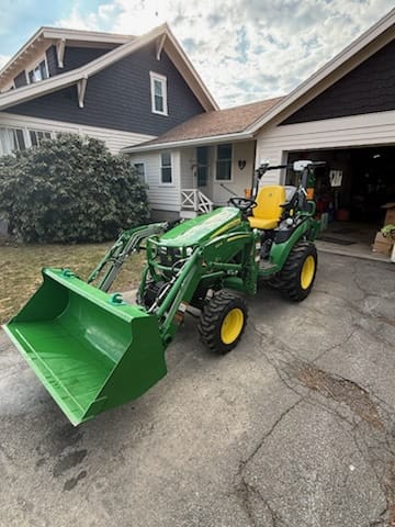2023 John Deere 2025R Image
