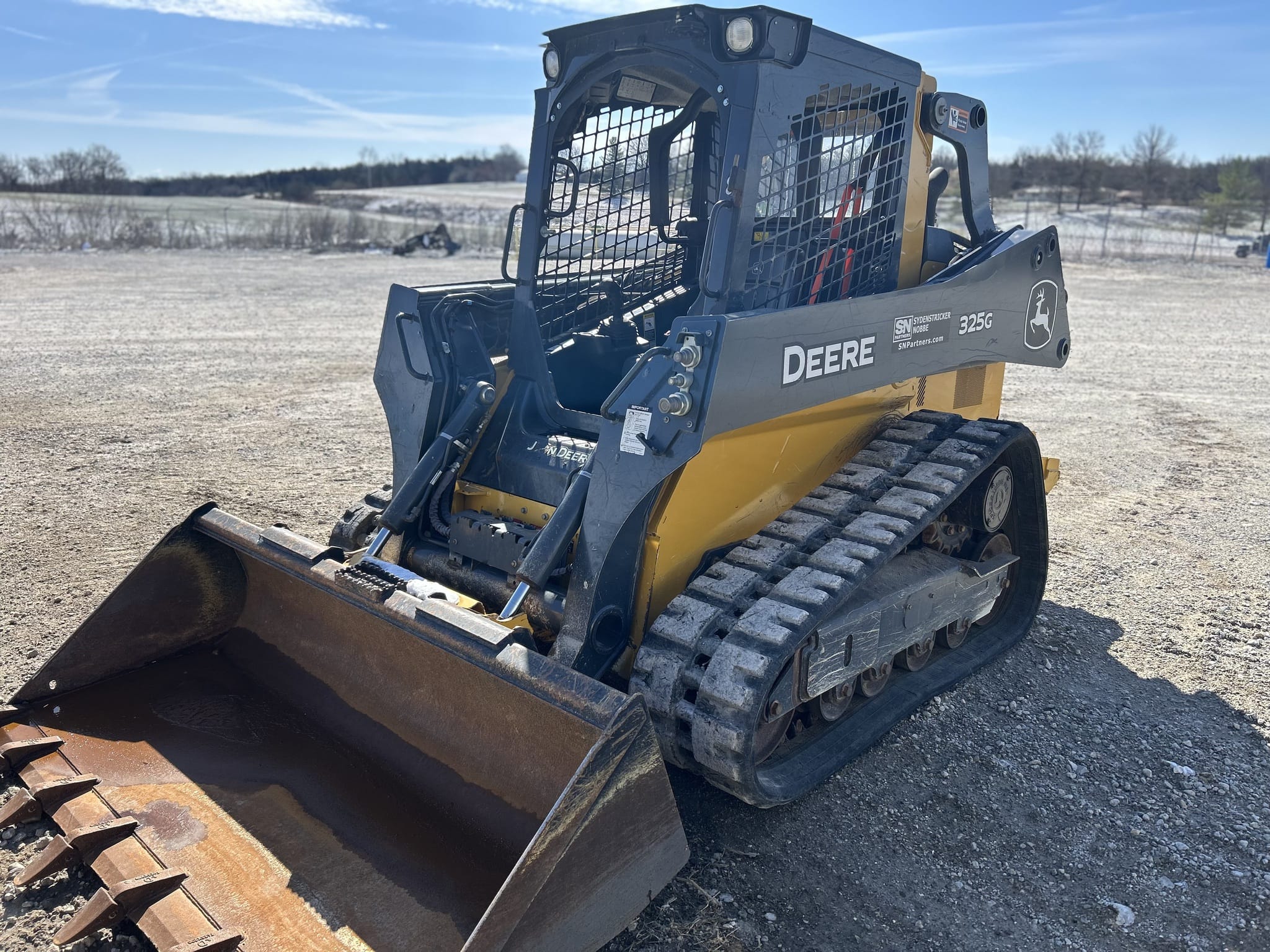 2022 John Deere 325G Image