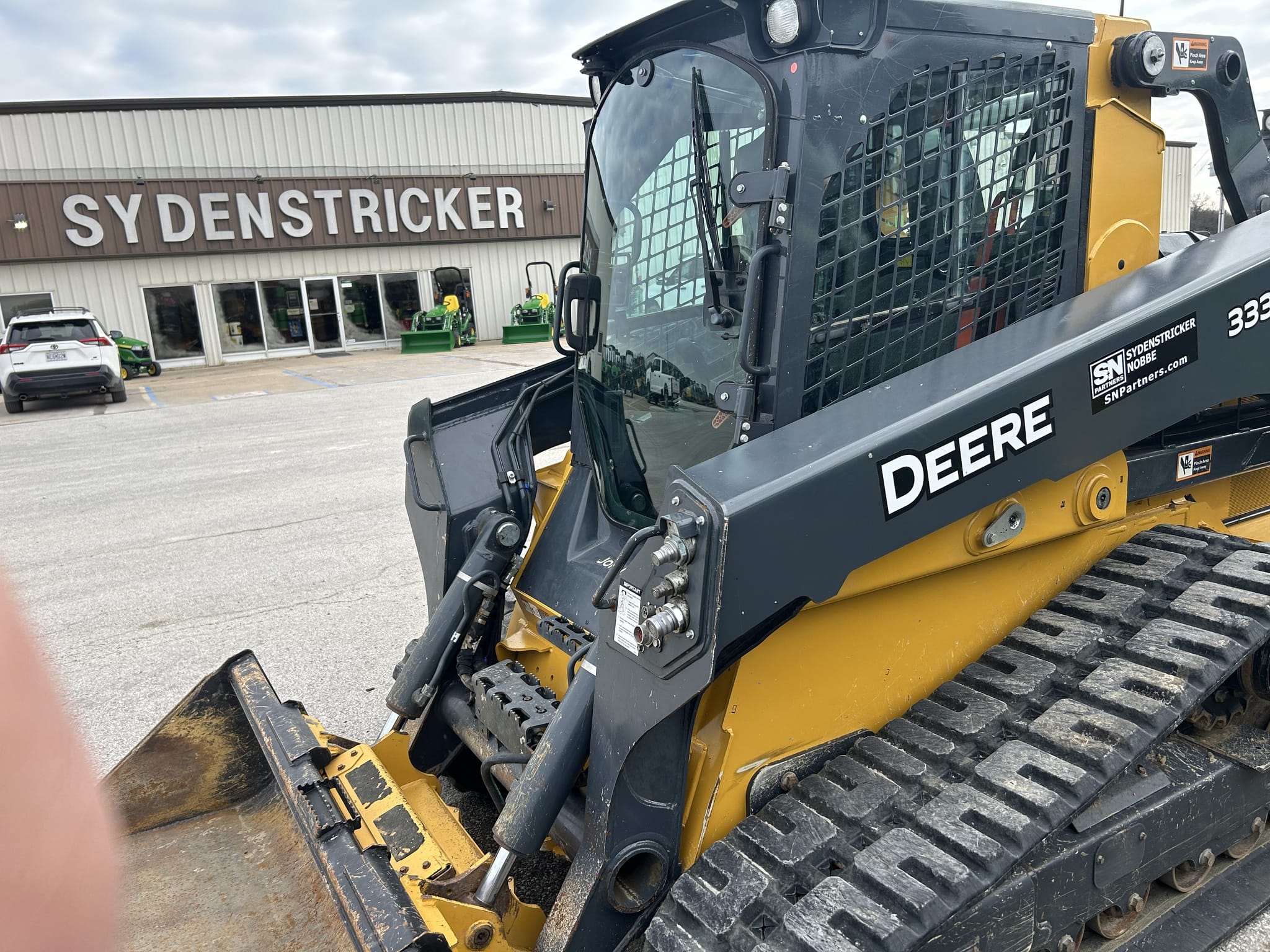 2023 John Deere 333G Image