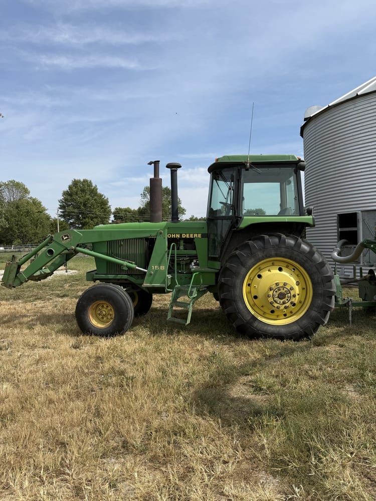 1990 John Deere 4455 Image