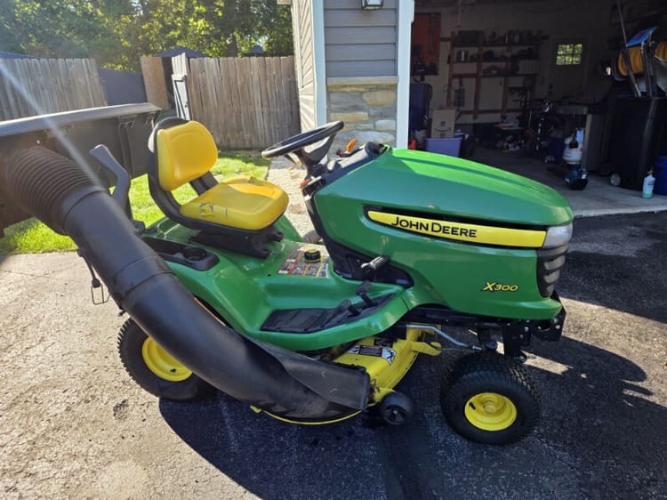 2012 John Deere X300 Image