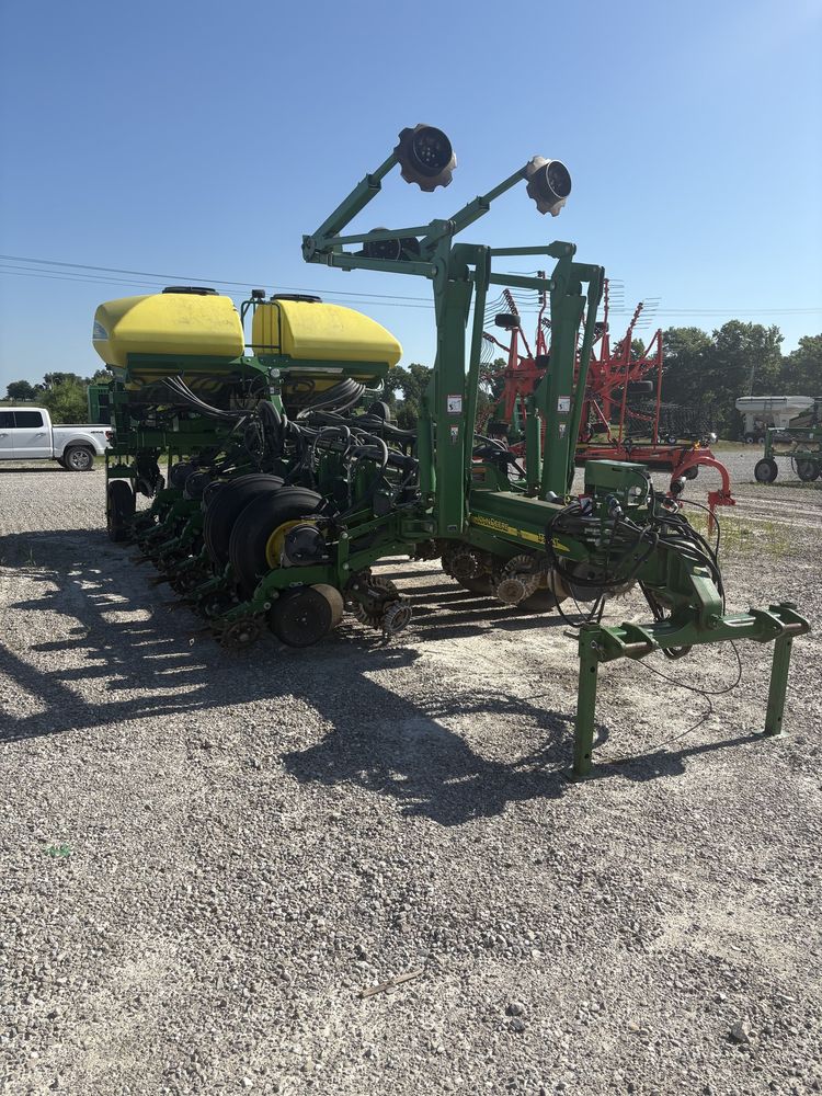 2011 John Deere 1770NT CCS Image