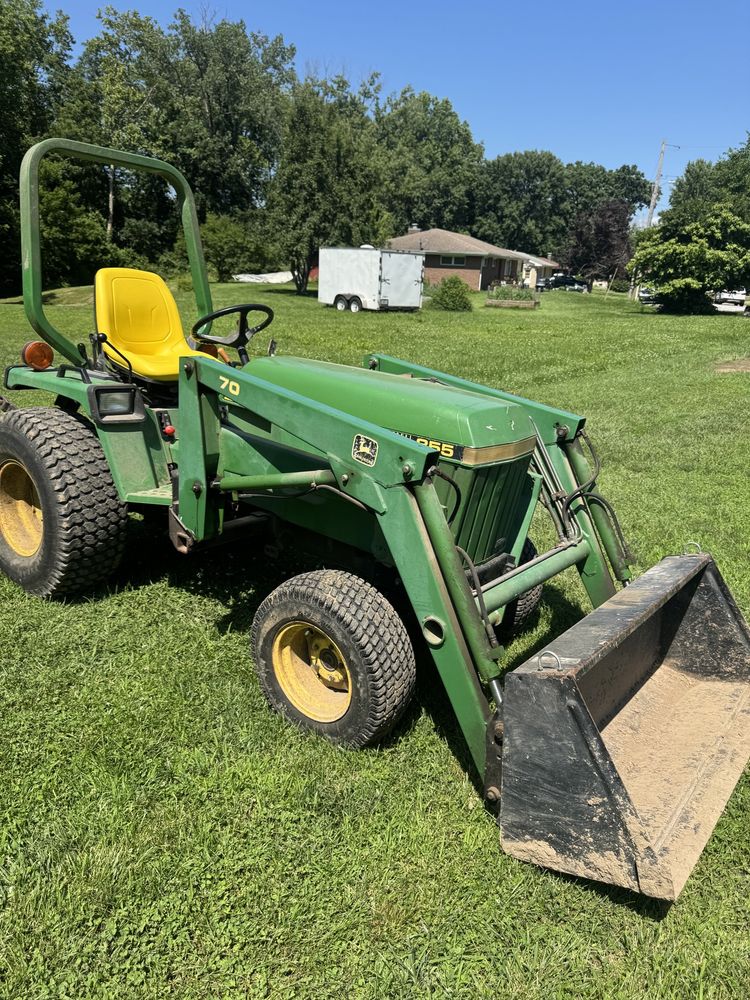 1997 John Deere 855 Image