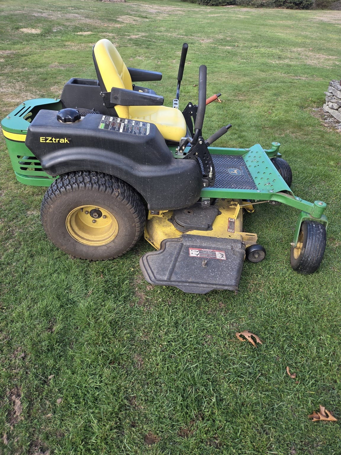 2010 John Deere Z445 Image