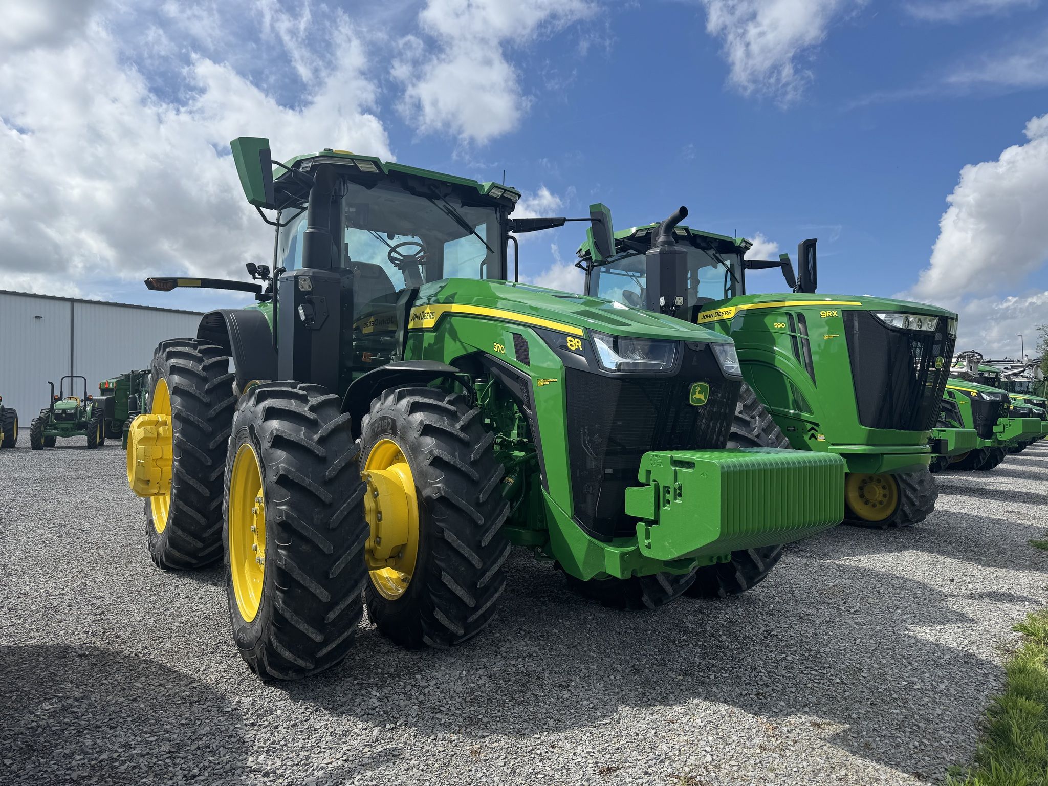 2024 John Deere 8R 370 Image