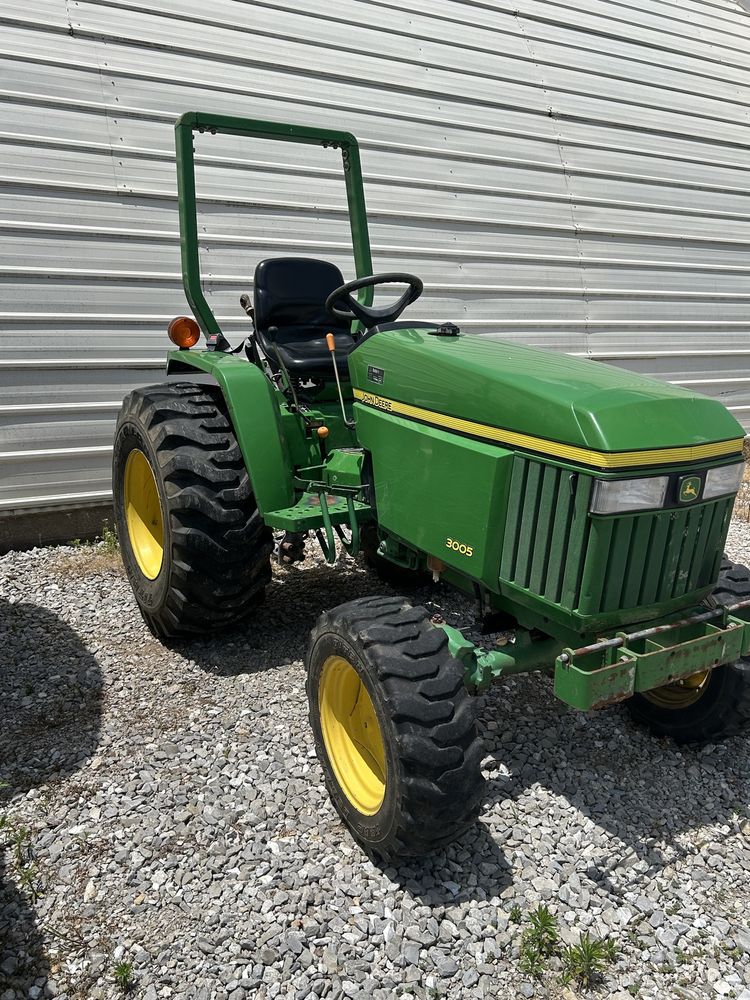 2008 John Deere 3005 Image
