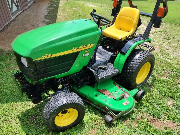 2005 John Deere 4010 Image