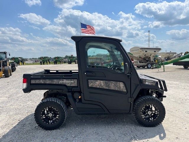 2024 John Deere XUV 835M Image