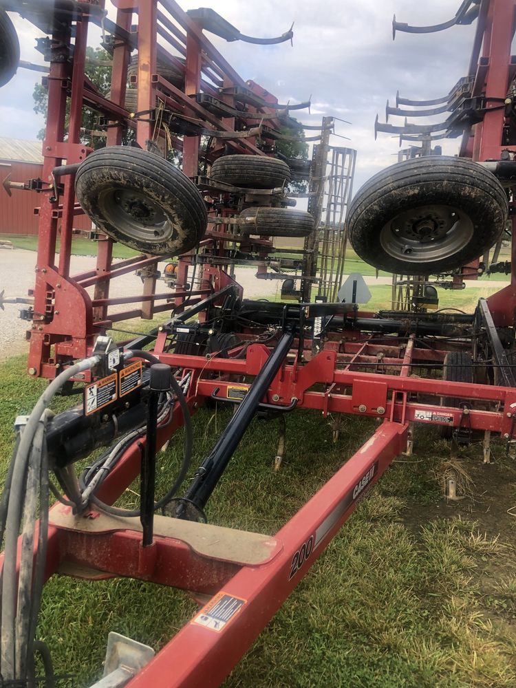 2011 Case IH 200 Image