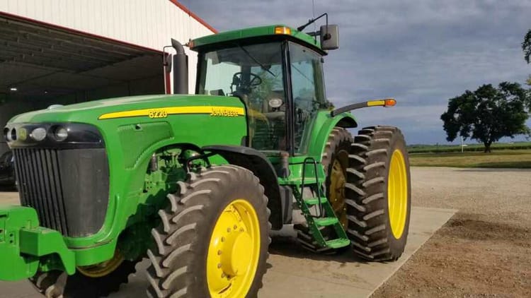 2004 John Deere 8220 Image