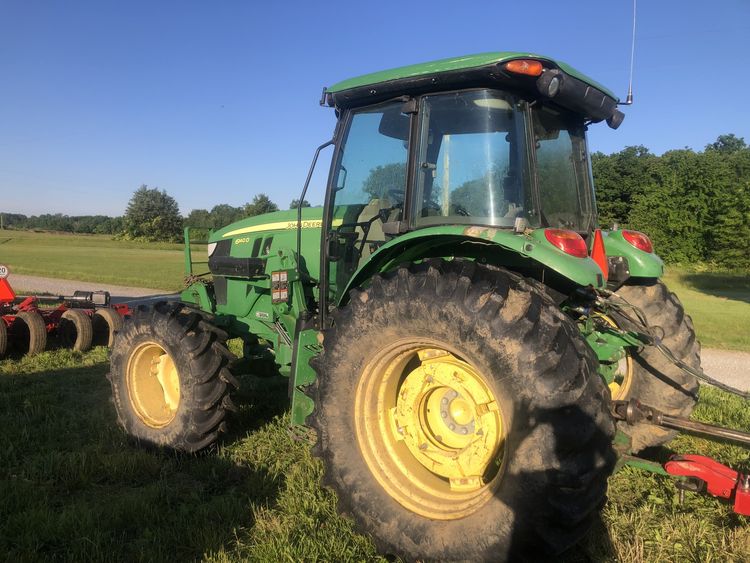 2013 John Deere 6140D Image