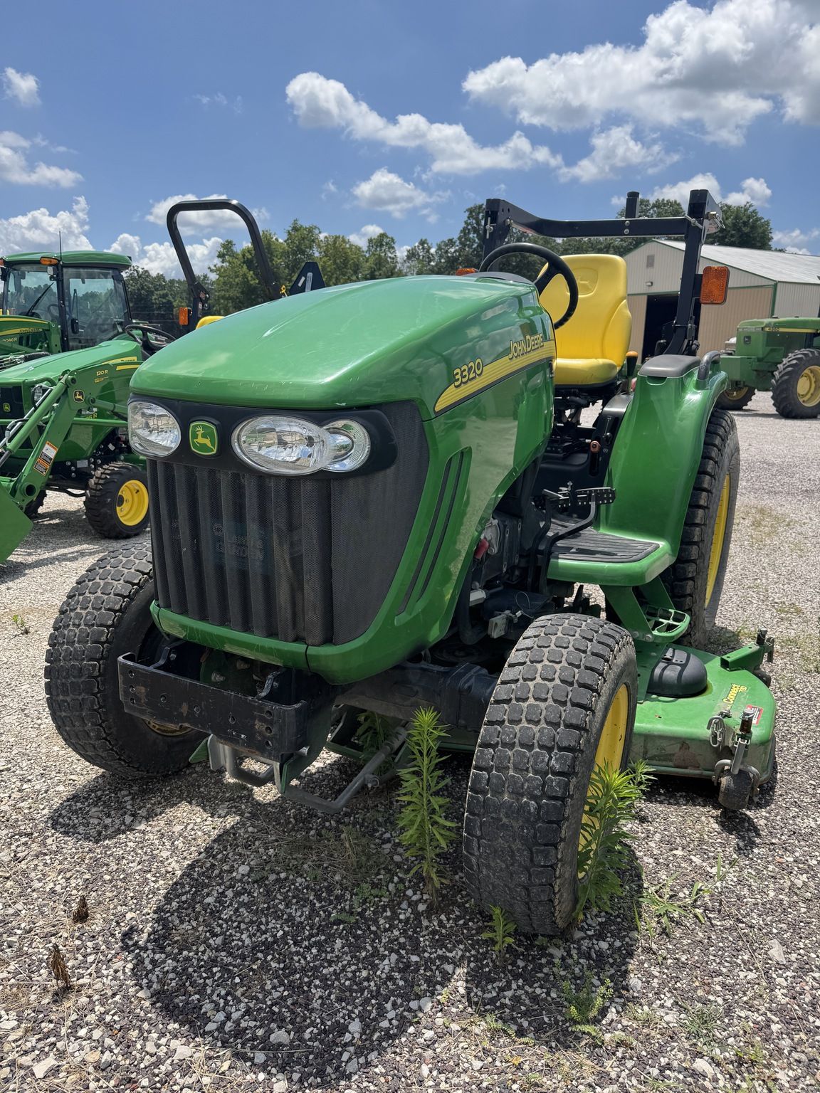 2013 John Deere 3320 Image