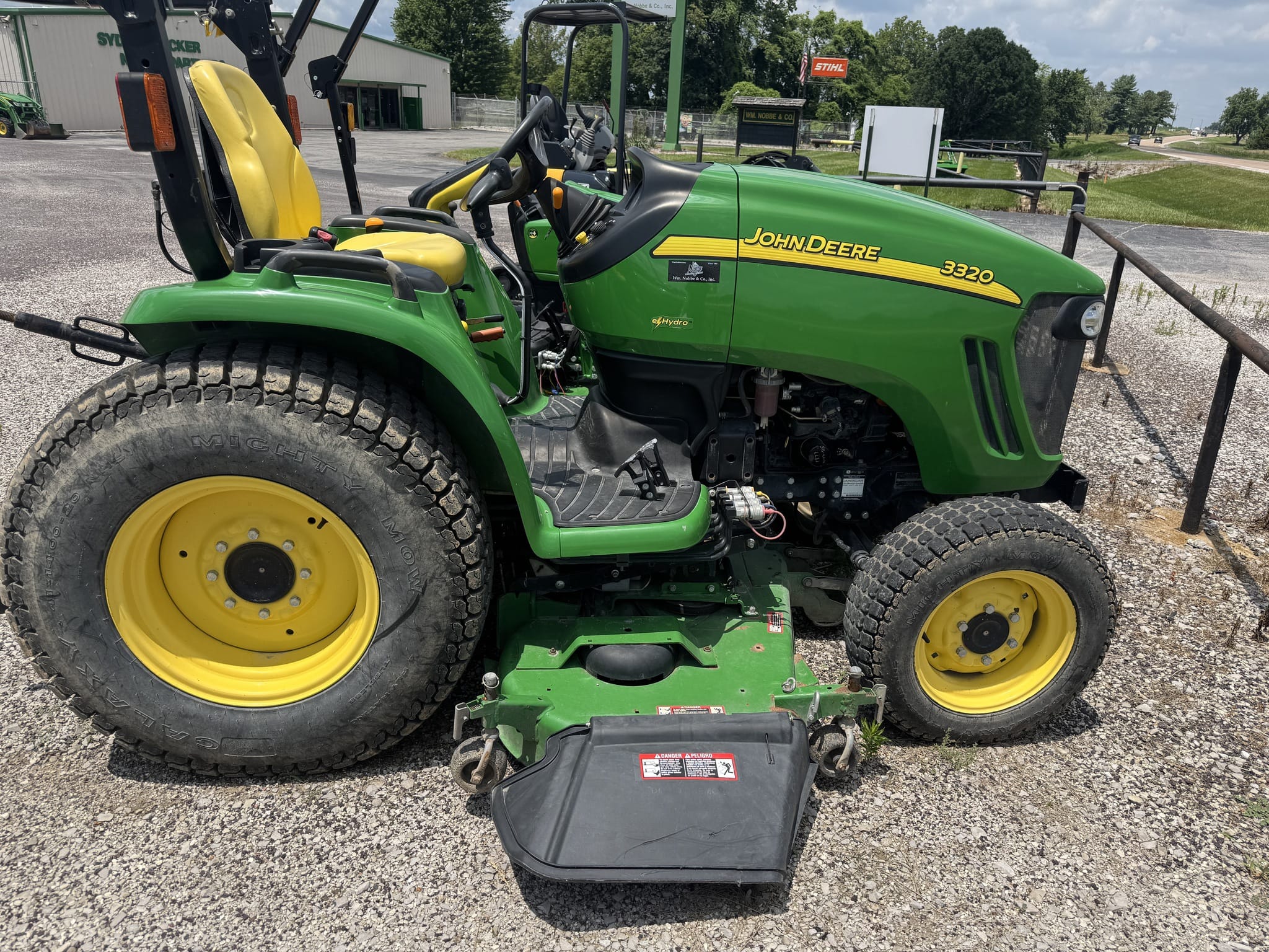 2013 John Deere 3320 Image