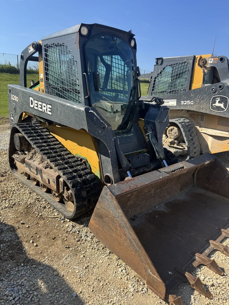 2012 John Deere 323D Image