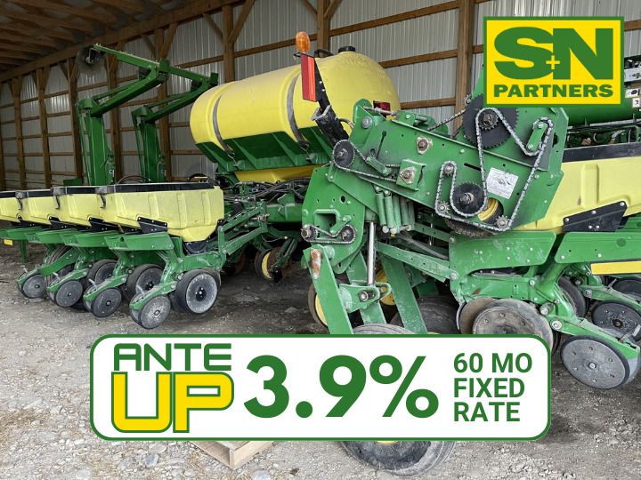 2015 John Deere 1775NT Image