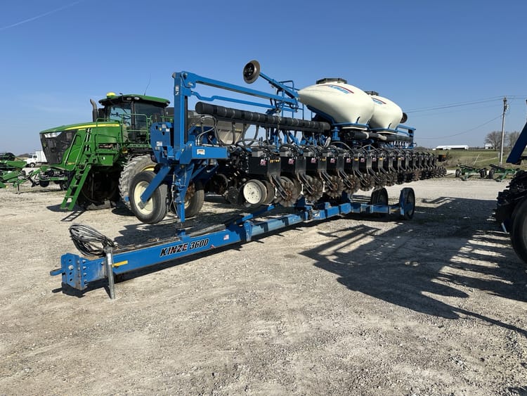 2014 Kinze 3600 Image