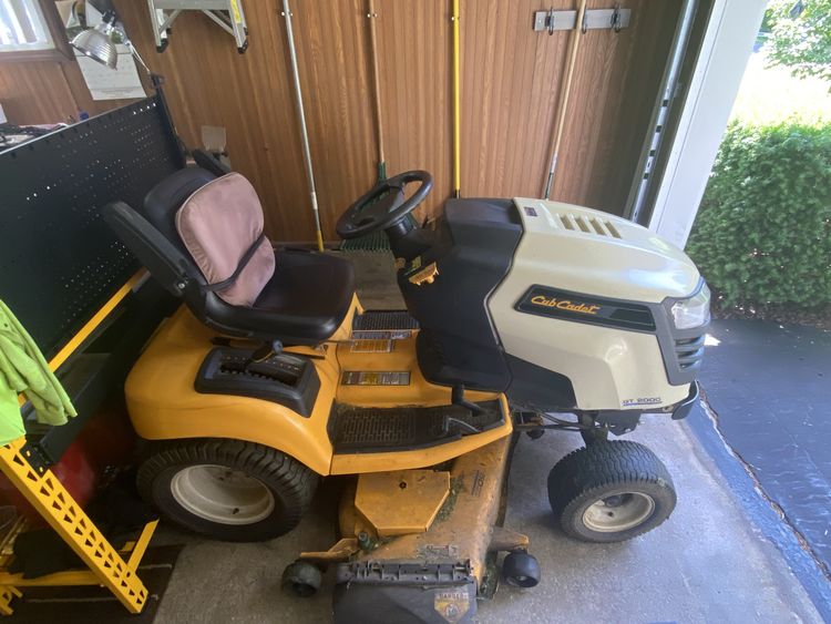 Cub Cadet GT2000 Image