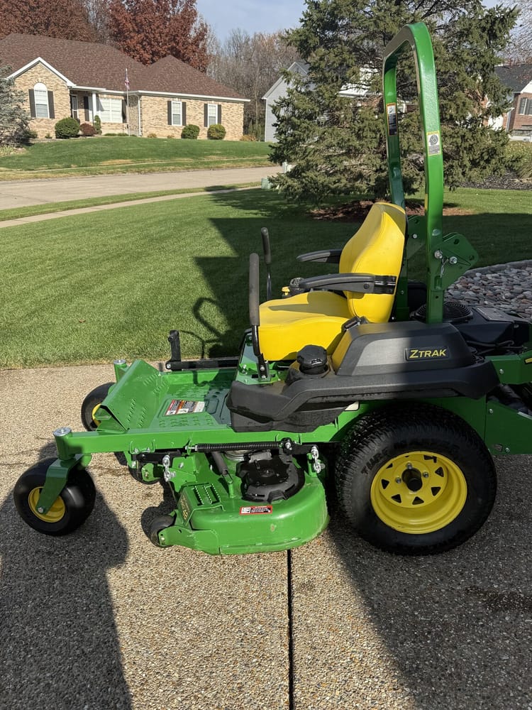 2019 John Deere Z720E Image