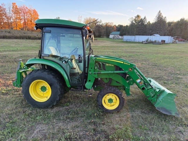 2018 John Deere 3046R Image