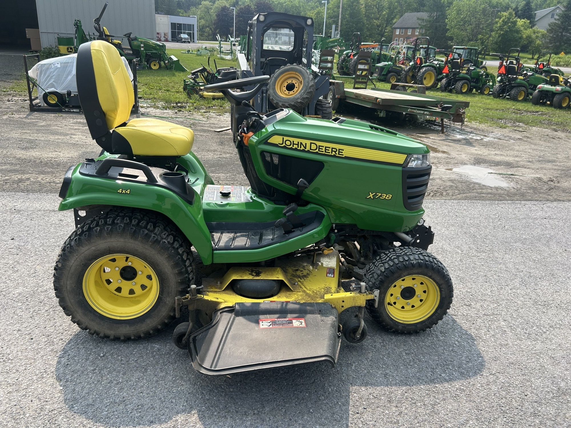 2016 John Deere X738 Image