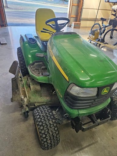 2009 John Deere X748 Image