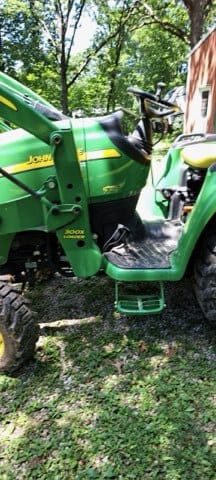 2013 John Deere 3320 Image