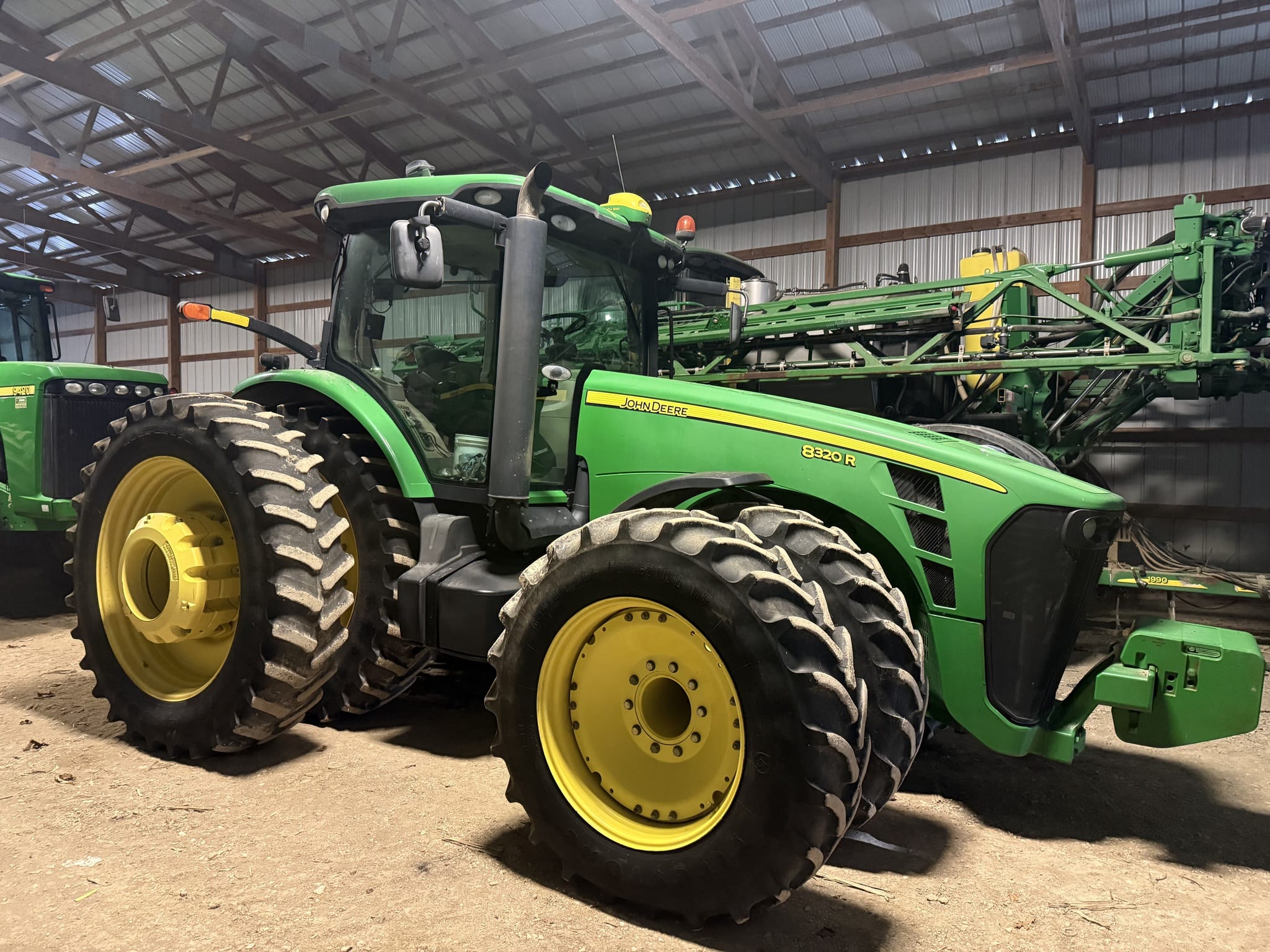 2010 John Deere 8320R Image