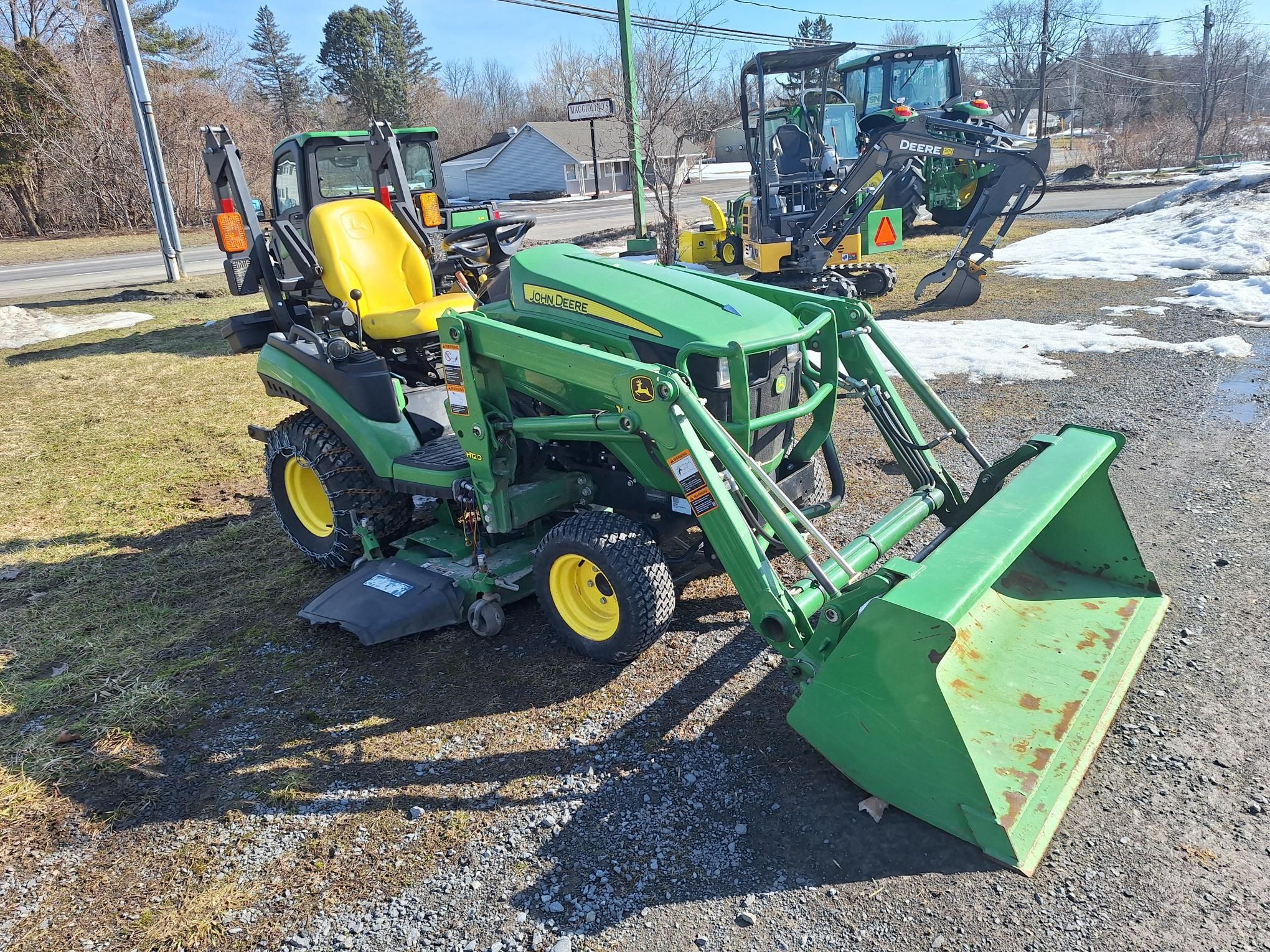 2016 John Deere 1025R Image
