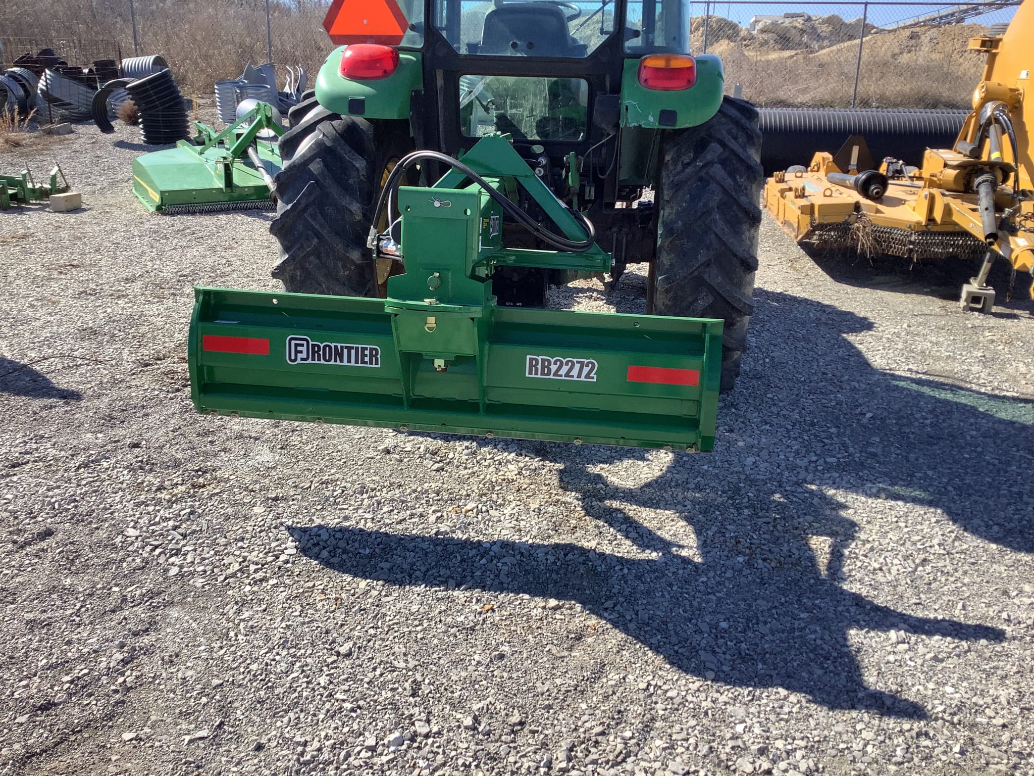 2025 Frontier RB2272 Image