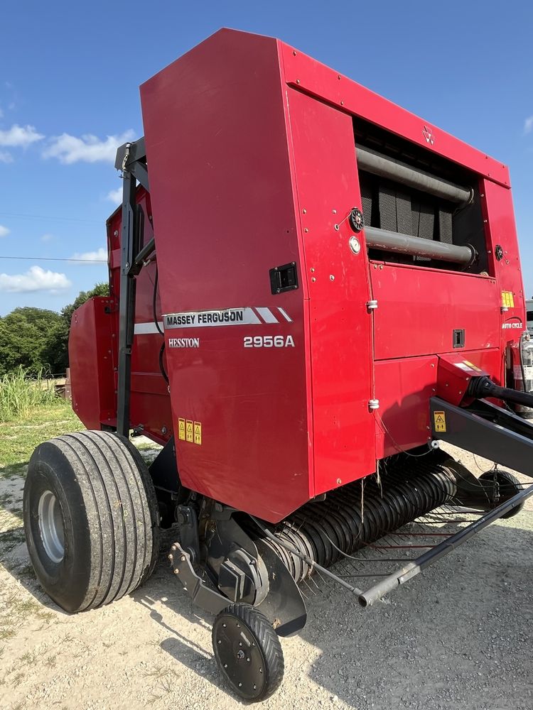 2017 Massey Ferguson 2956 Image