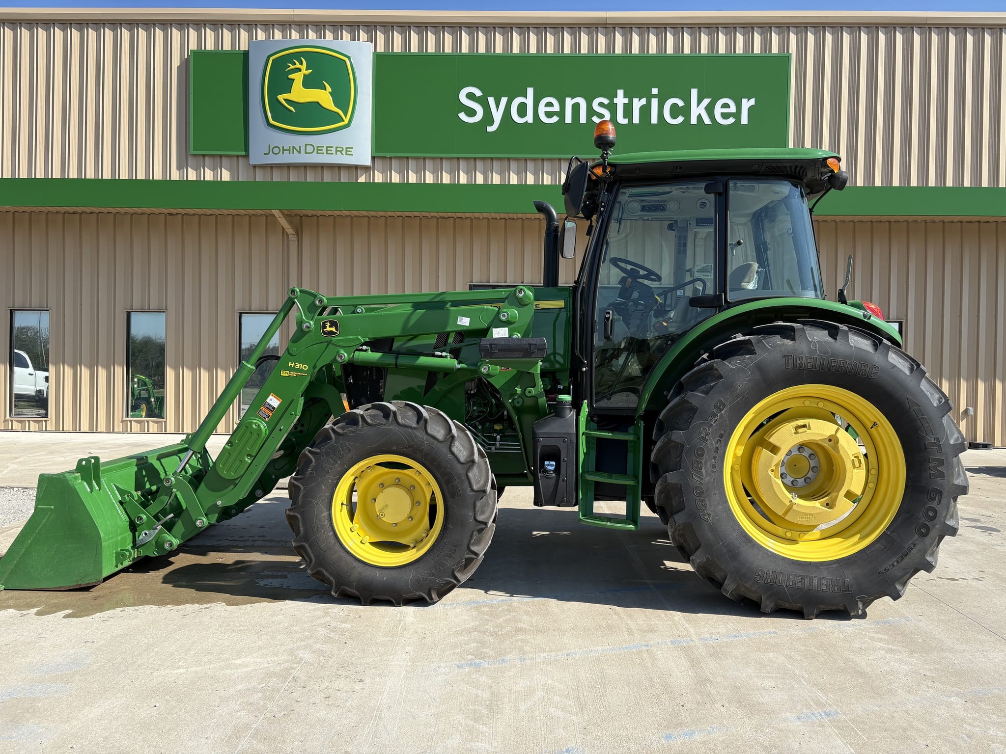 2024 John Deere 6135E Image