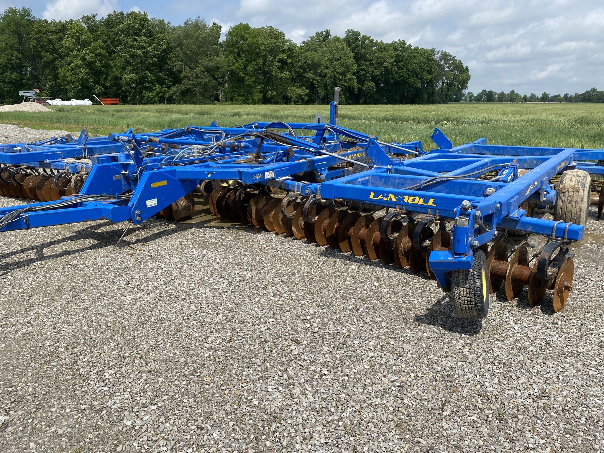 2011 Landoll 7431 Image