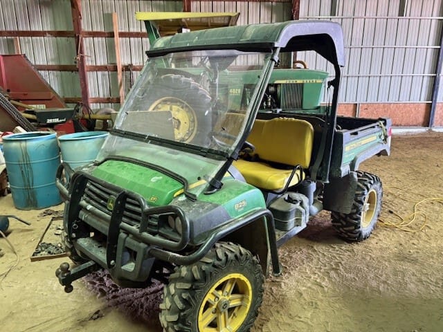 2013 John Deere XUV 825I GREEN Image