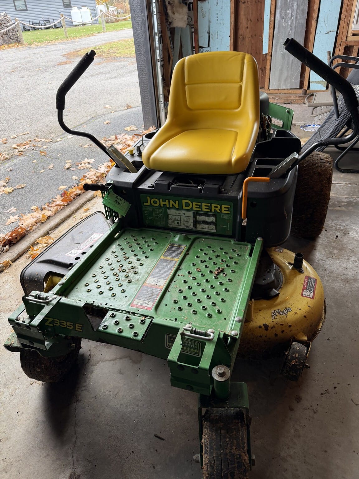 2016 John Deere Z335E Image
